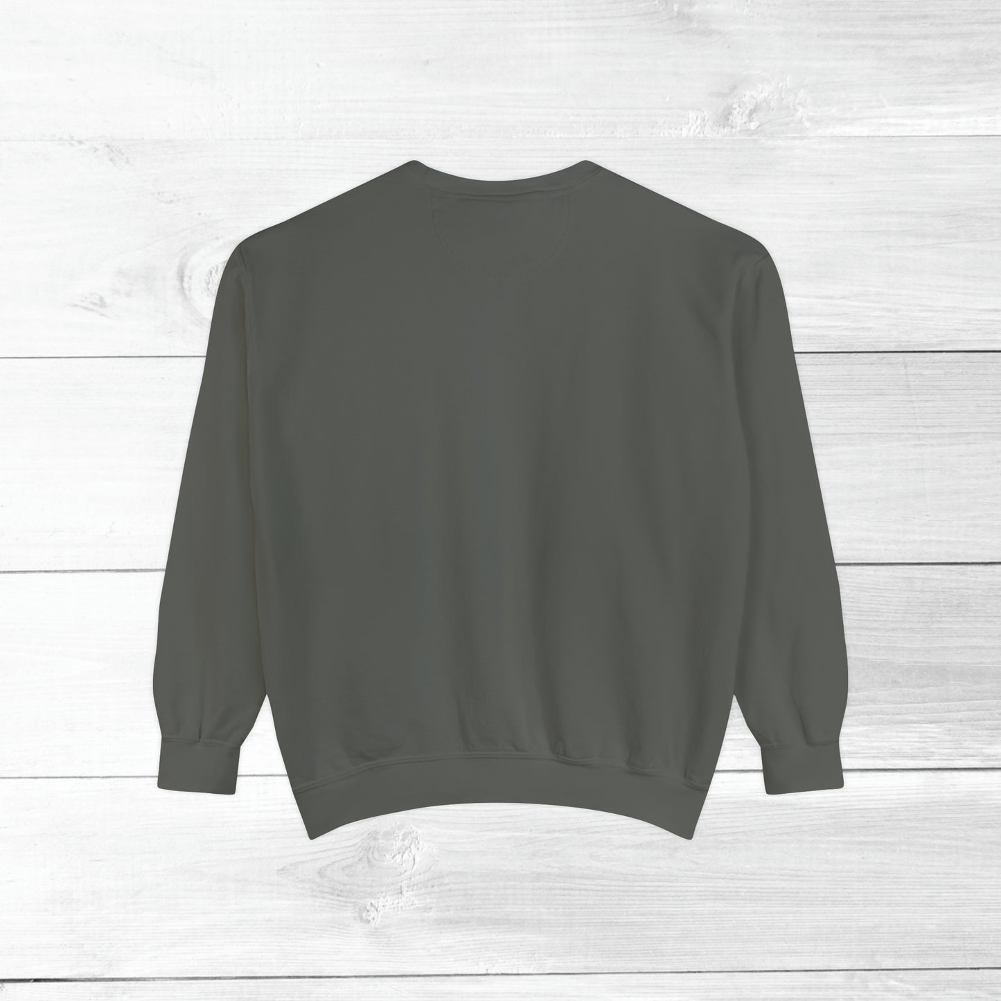 Momma, I'm in love with a criminal - Comfort Colors Sweater