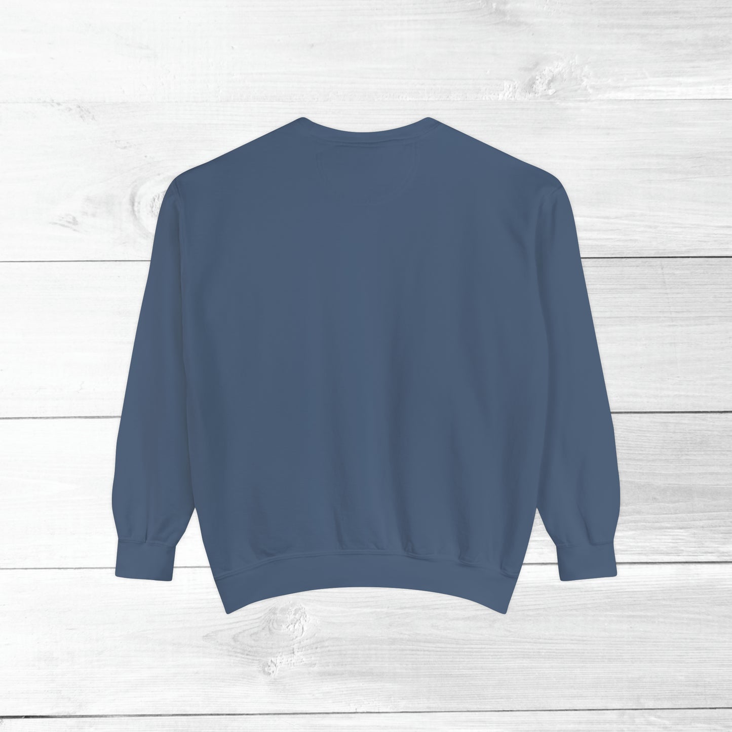 Momma, I'm in love with a criminal - Comfort Colors Sweater