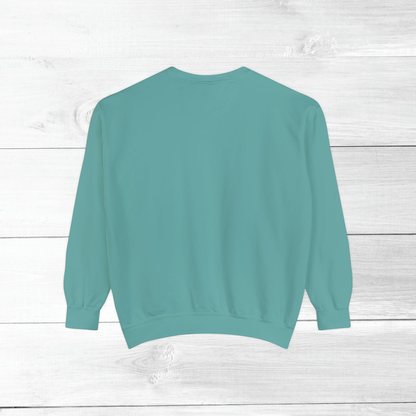 Momma, I'm in love with a criminal - Comfort Colors Sweater
