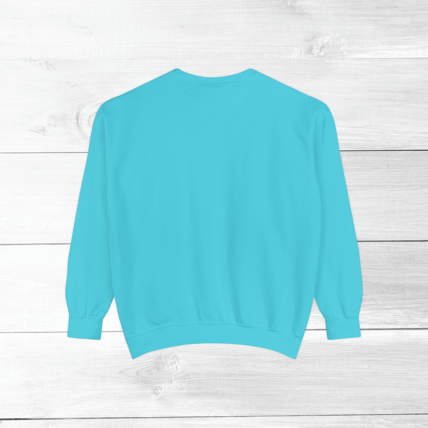 Momma, I'm in love with a criminal - Comfort Colors Sweater