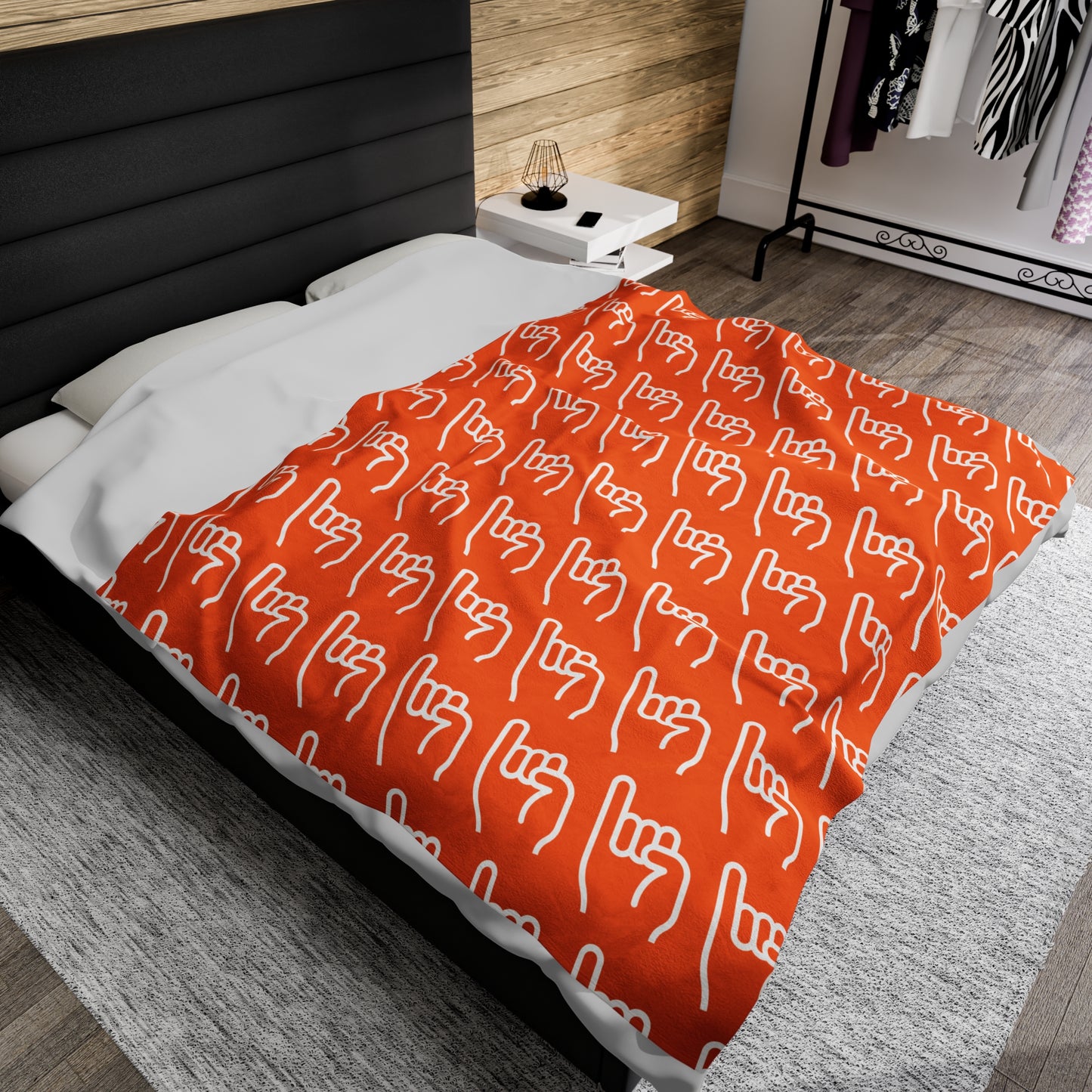 Stingers Up Rockwall Blanket