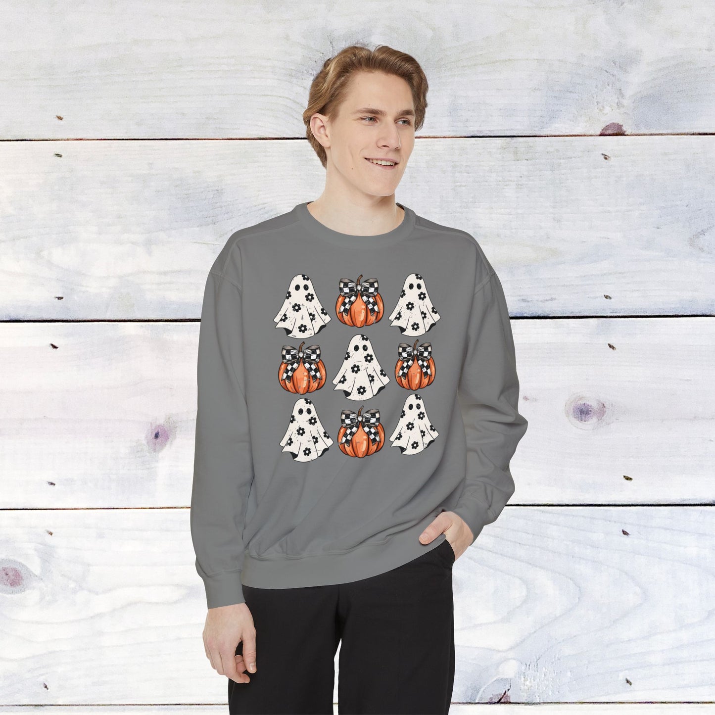 Who needs bows ..when you have pumpkins and ghosts? Comfort Colors Sweater