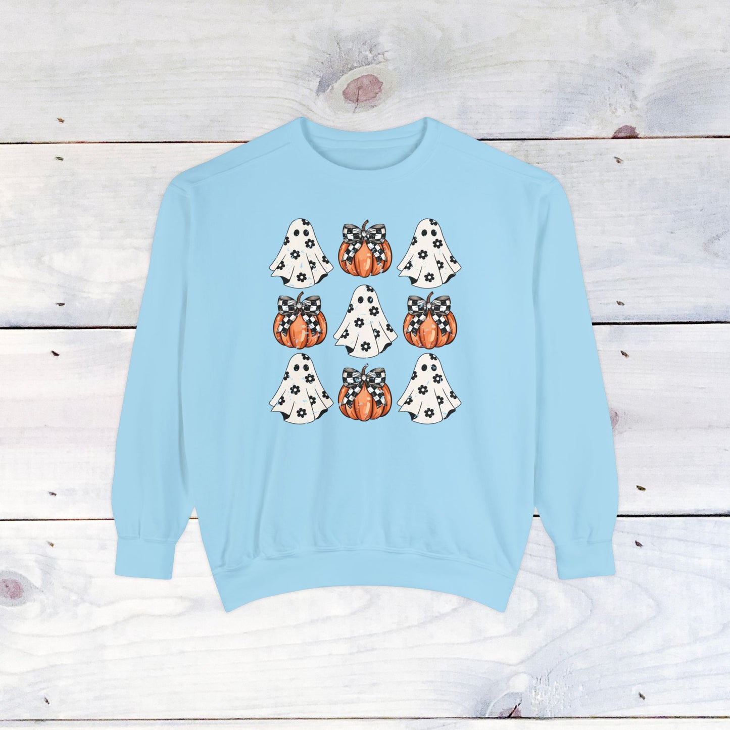 Who needs bows ..when you have pumpkins and ghosts? Comfort Colors Sweater