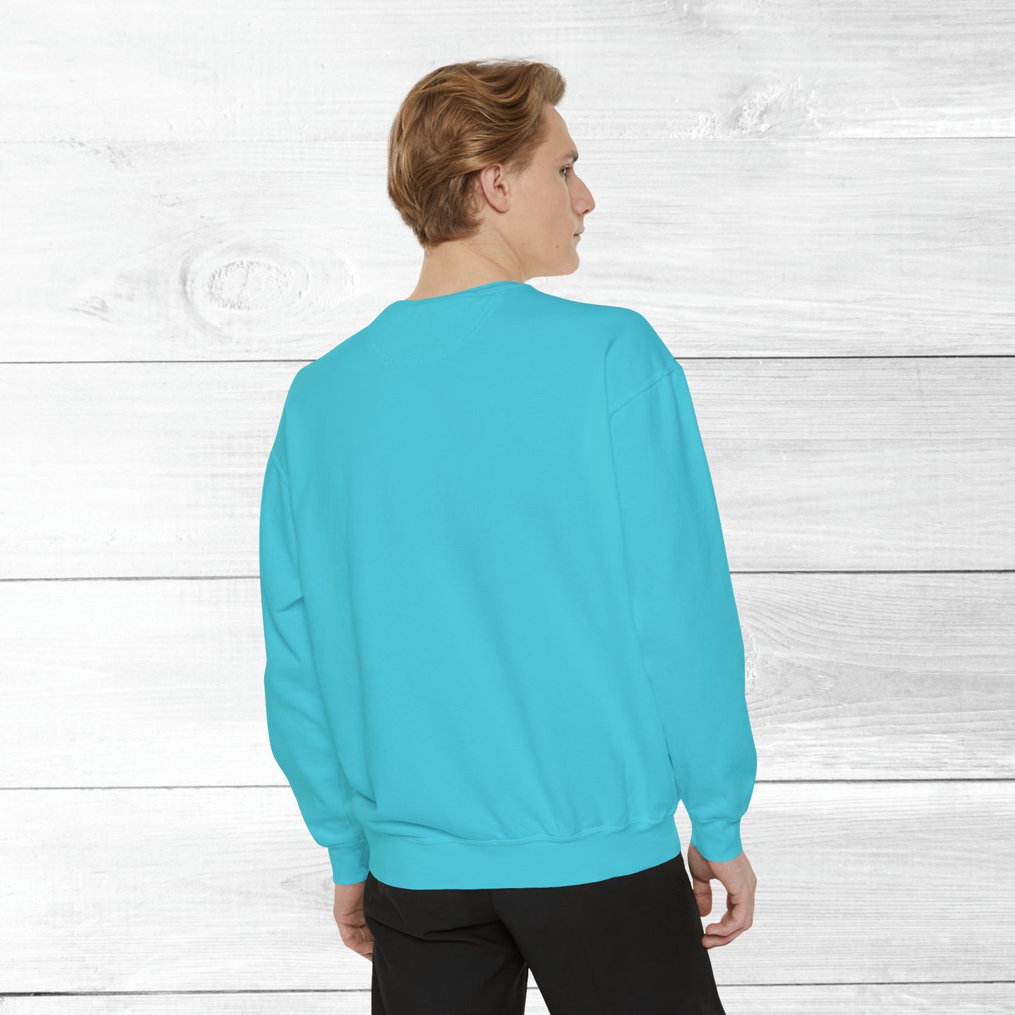 Momma, I'm in love with a criminal - Comfort Colors Sweater