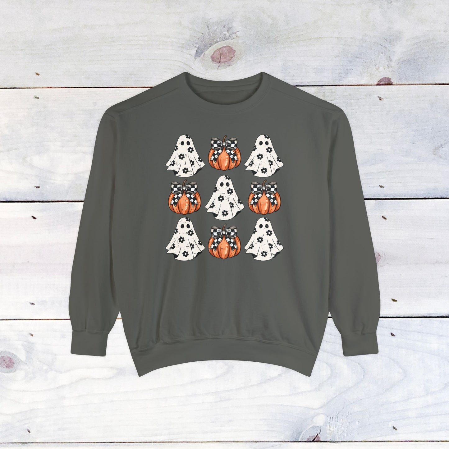 Who needs bows ..when you have pumpkins and ghosts? Comfort Colors Sweater