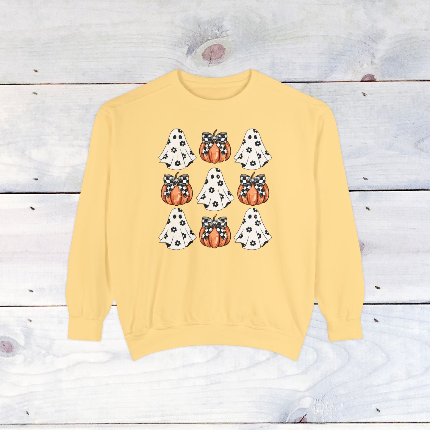 Who needs bows ..when you have pumpkins and ghosts? Comfort Colors Sweater