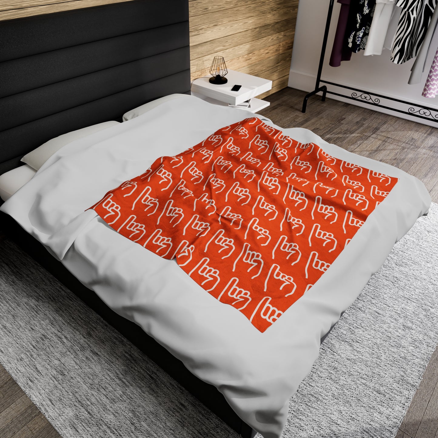 Stingers Up Rockwall Blanket