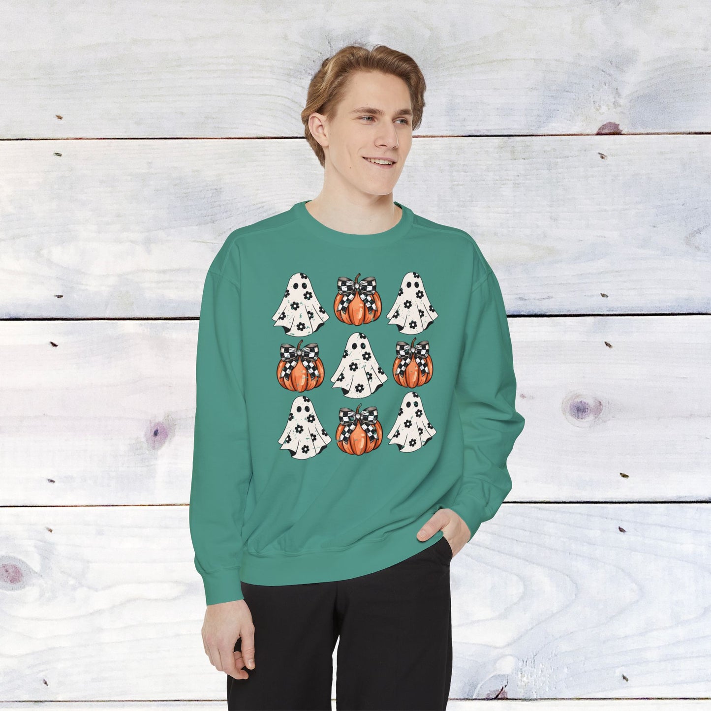 Who needs bows ..when you have pumpkins and ghosts? Comfort Colors Sweater