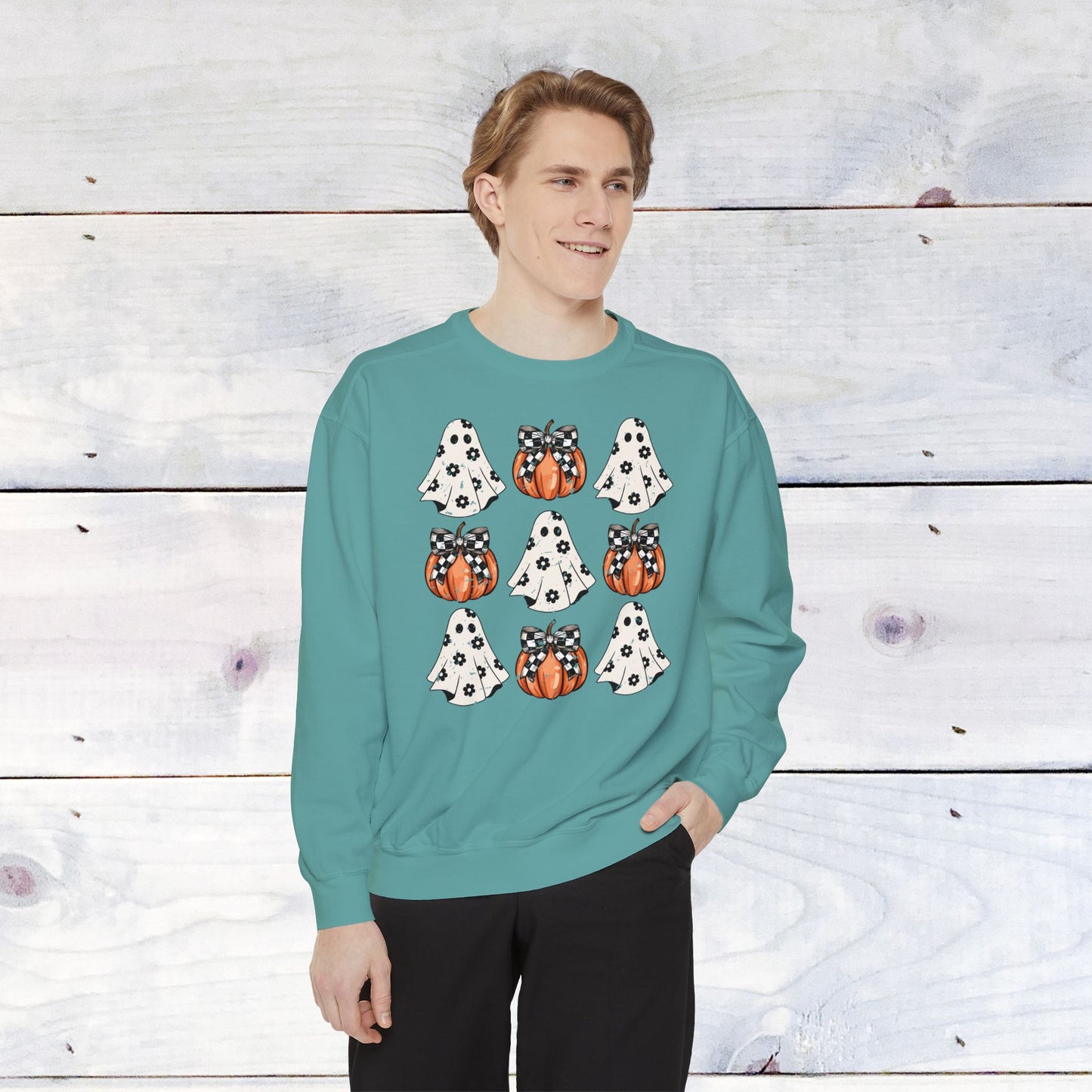 Who needs bows ..when you have pumpkins and ghosts? Comfort Colors Sweater