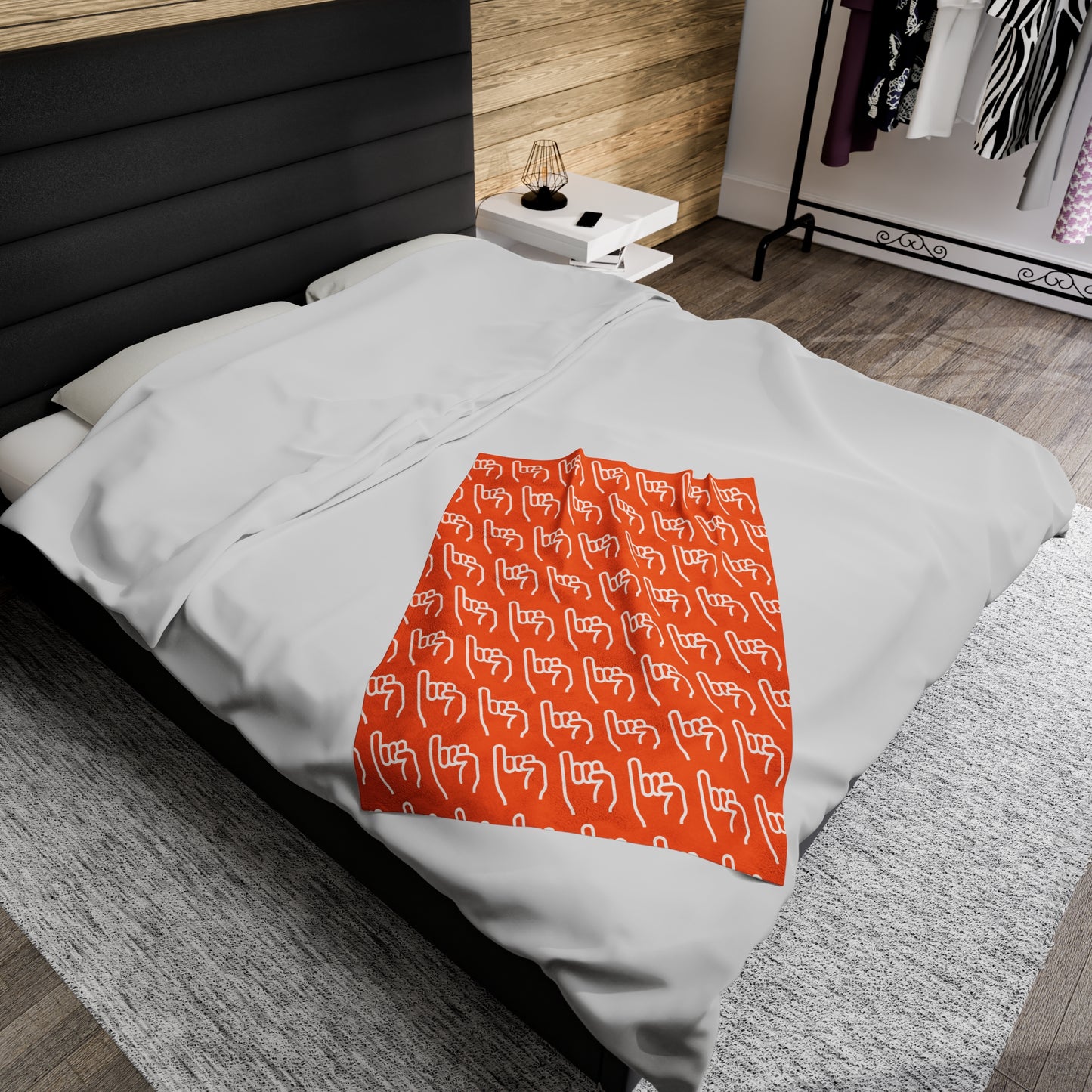 Stingers Up Rockwall Blanket