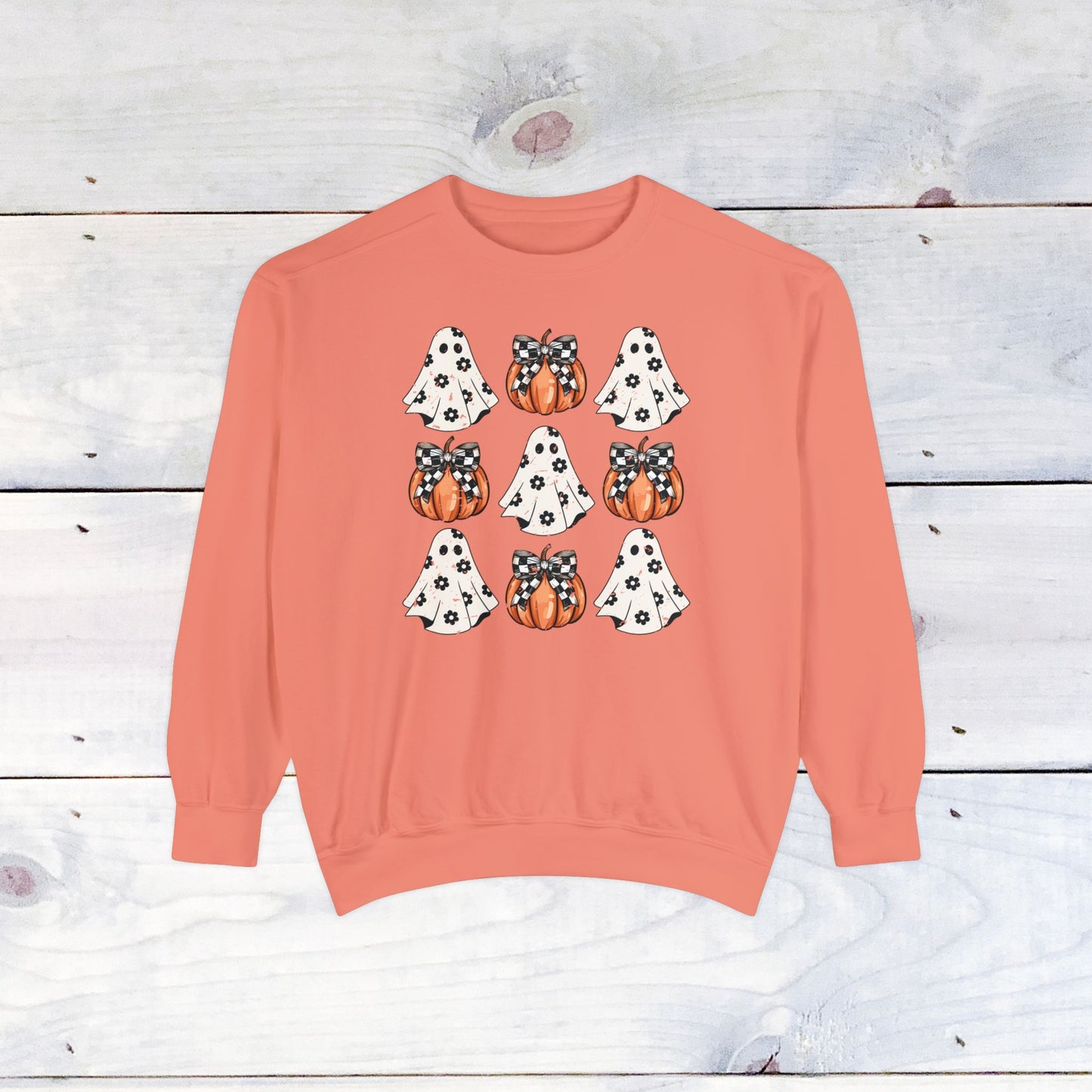 Who needs bows ..when you have pumpkins and ghosts? Comfort Colors Sweater