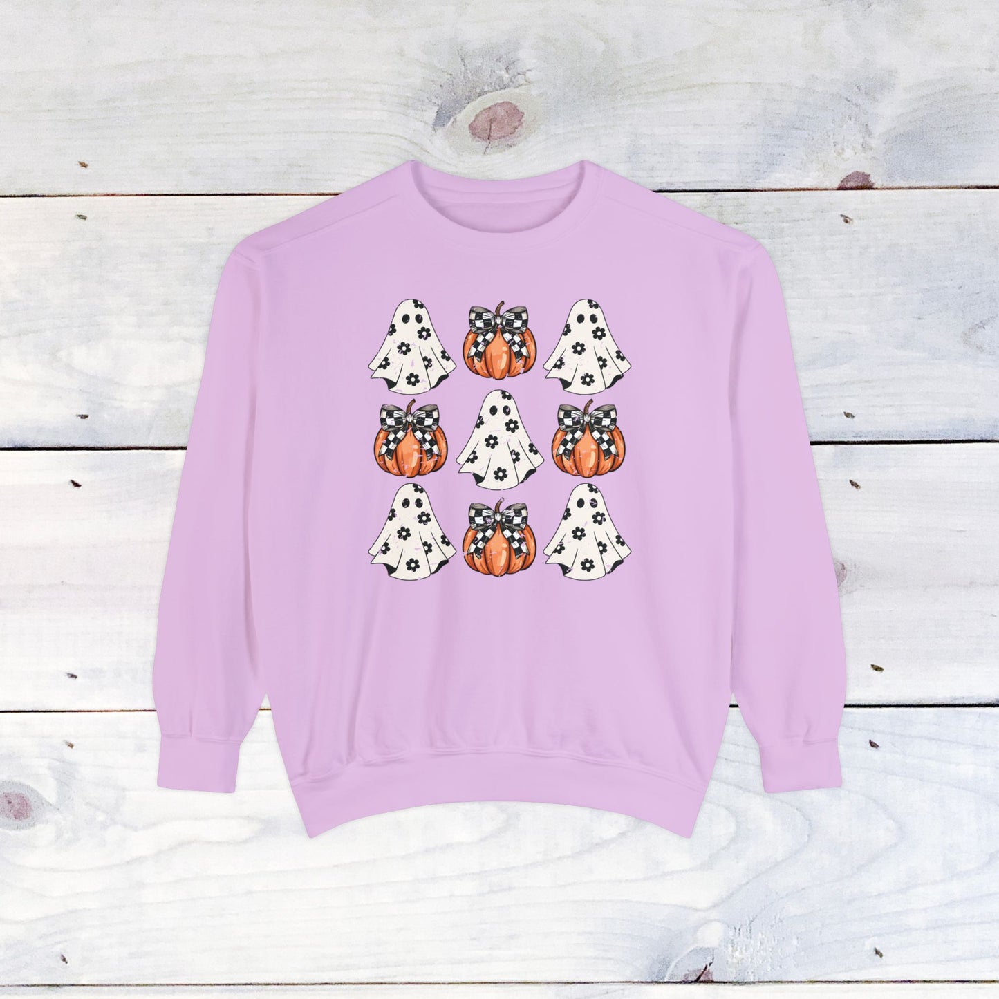 Who needs bows ..when you have pumpkins and ghosts? Comfort Colors Sweater